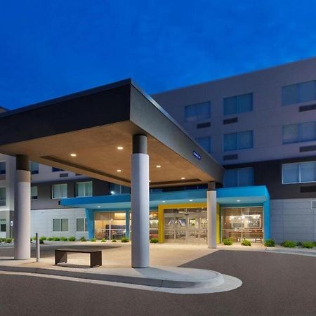 Tru By Hilton Comstock Park Grand Rapids, Mi Hotel Exterior foto