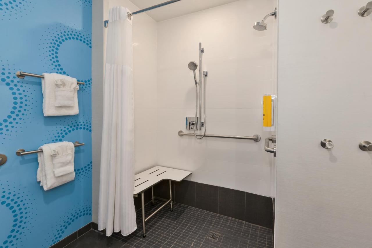 Tru By Hilton Comstock Park Grand Rapids, Mi Hotel Exterior foto