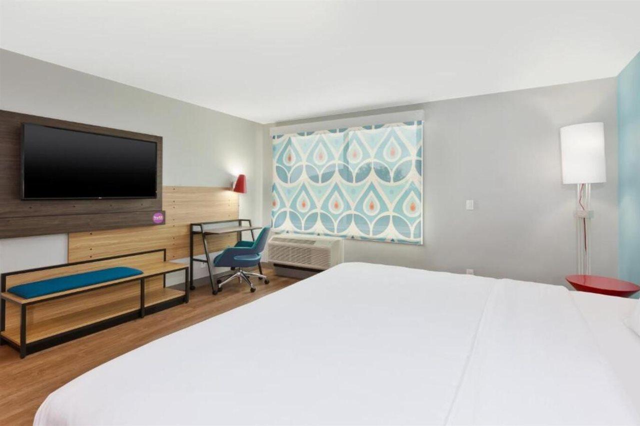 Tru By Hilton Comstock Park Grand Rapids, Mi Hotel Exterior foto